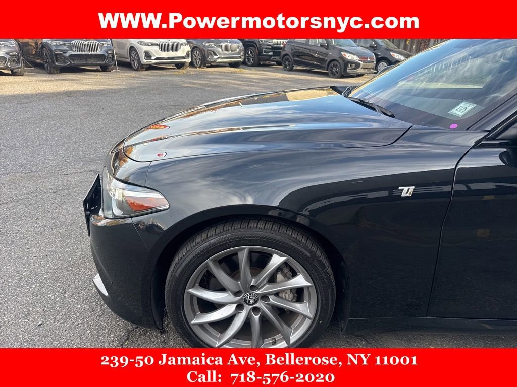Used 2022 Alfa Romeo Giulia Ti image 8
