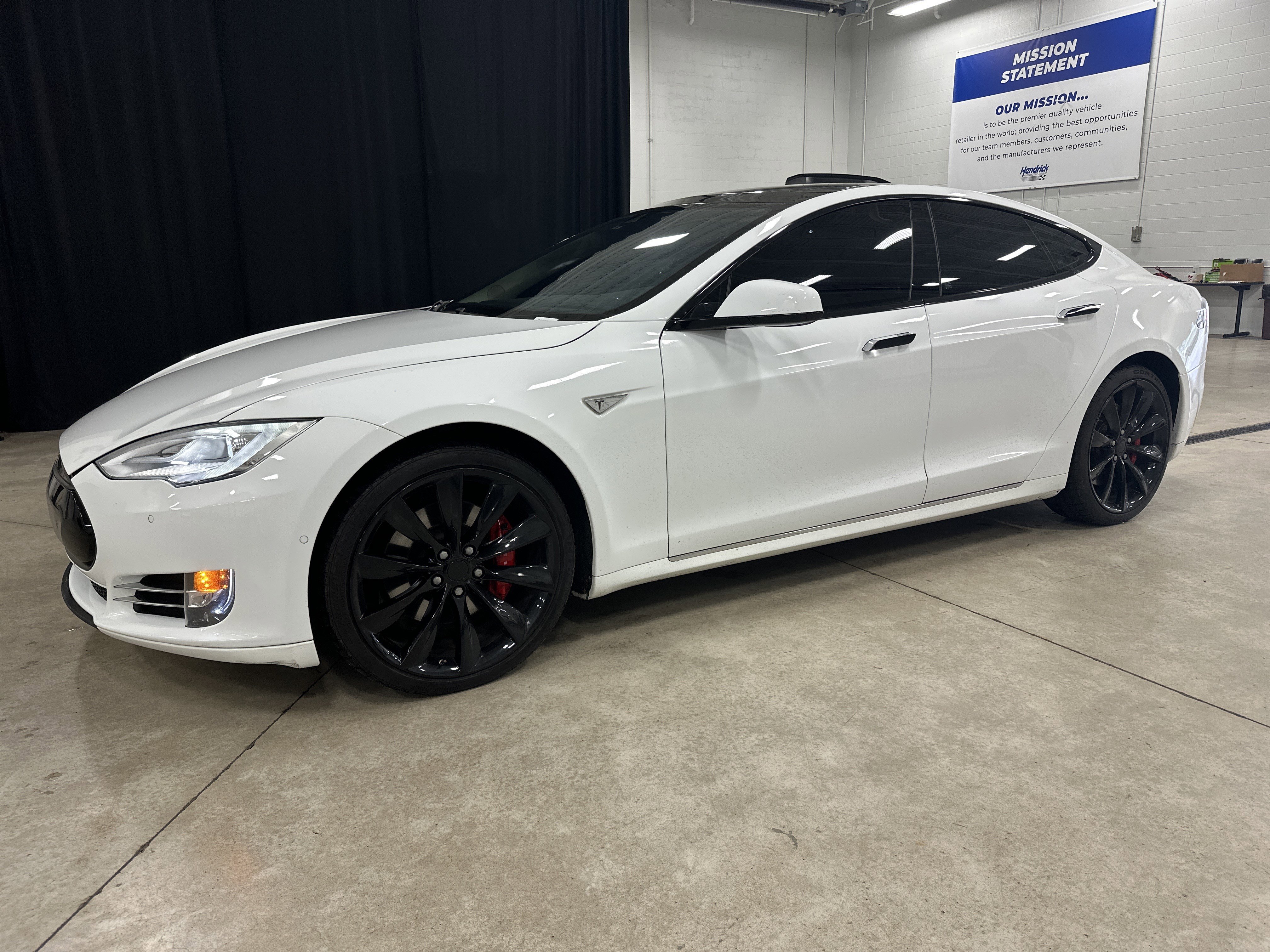 Used 2014 Tesla Model S 85 RWD image 5