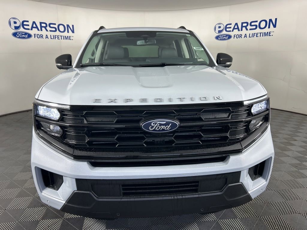 New 2026 Ford Expedition Active image 2