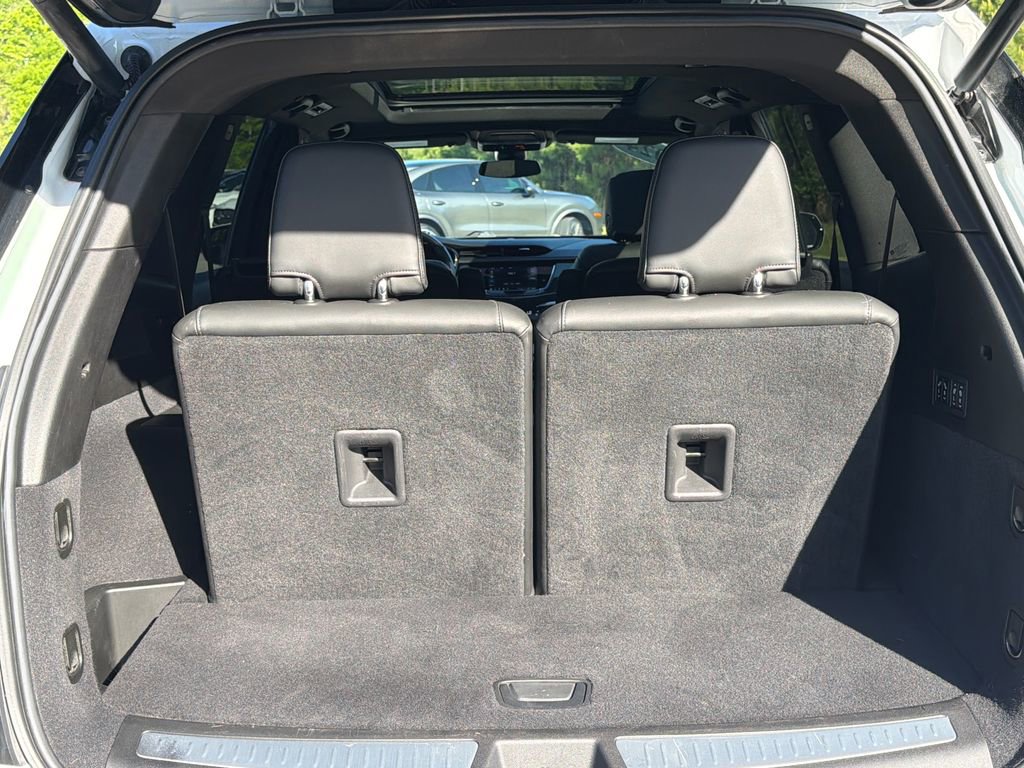 Used 2024 Cadillac XT6 Premium Luxury image 31