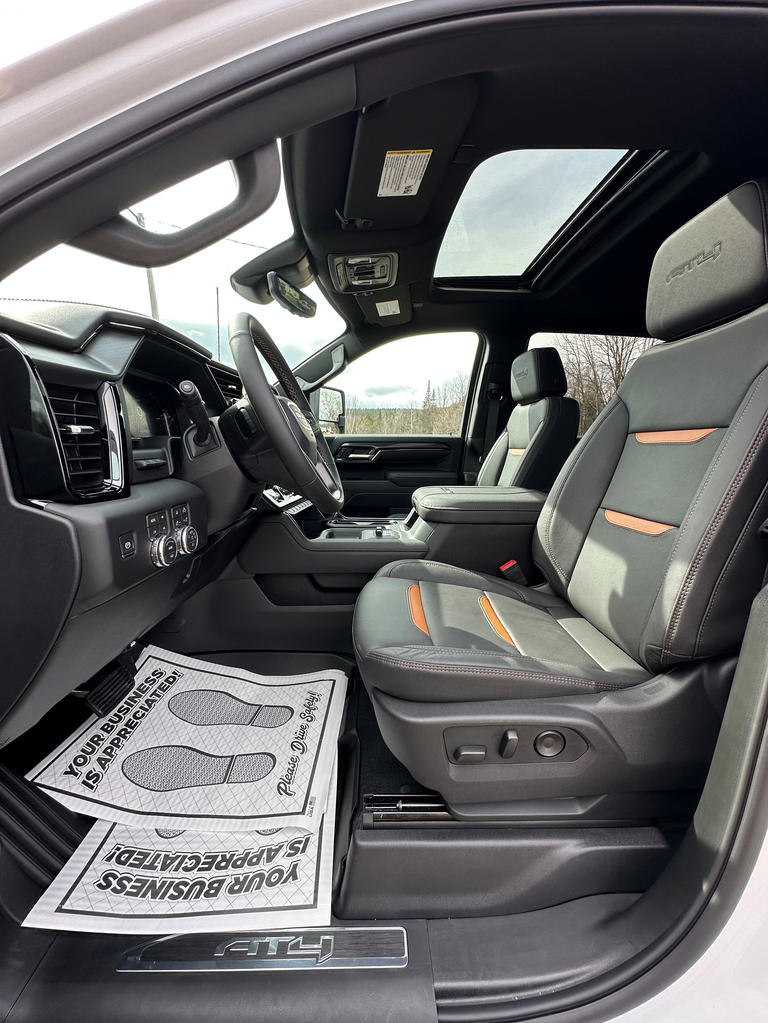 New 2026 GMC Sierra 2500 AT4 w/ Technology Package AWD/4WD image 19
