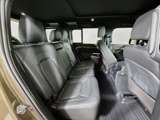 Certified 2024 Land Rover Defender 110 S AWD/4WD image 29