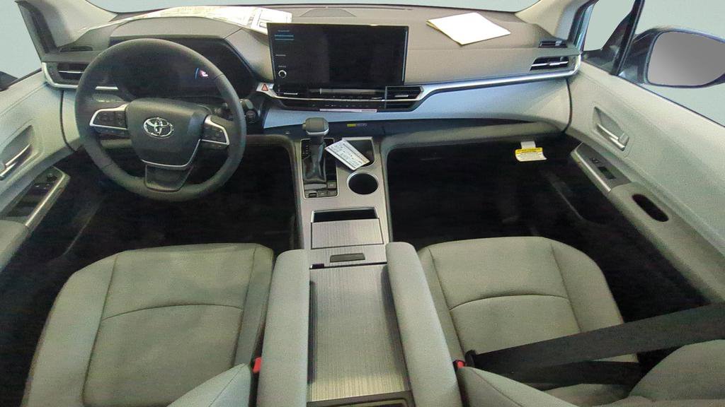 New 2026 Toyota Sienna XLE FWD image 11