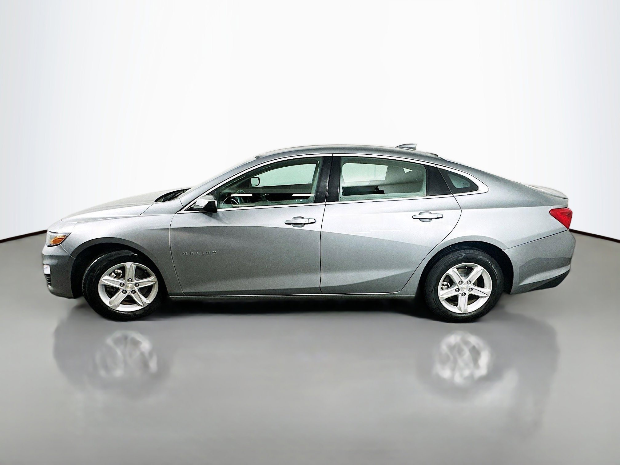 Used 2023 Chevrolet Malibu LT image 4