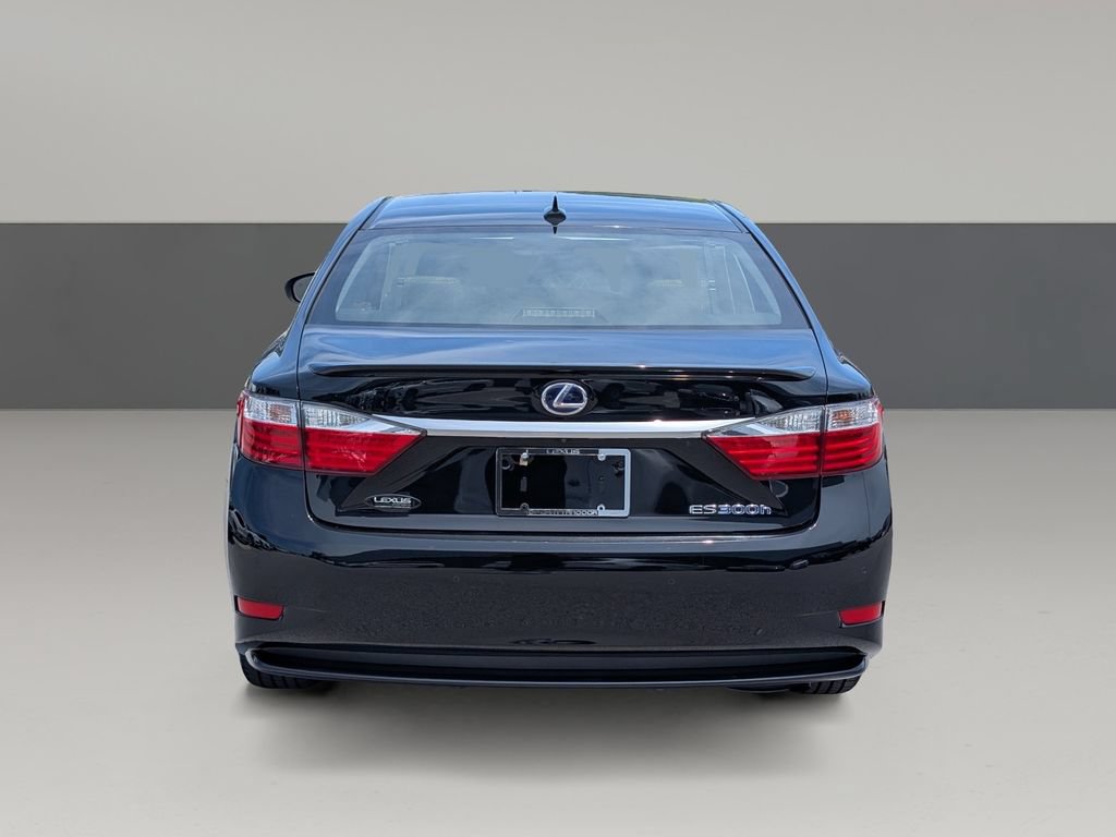 Used 2013 Lexus ES 300h w/ Luxury Pkg FWD image 6