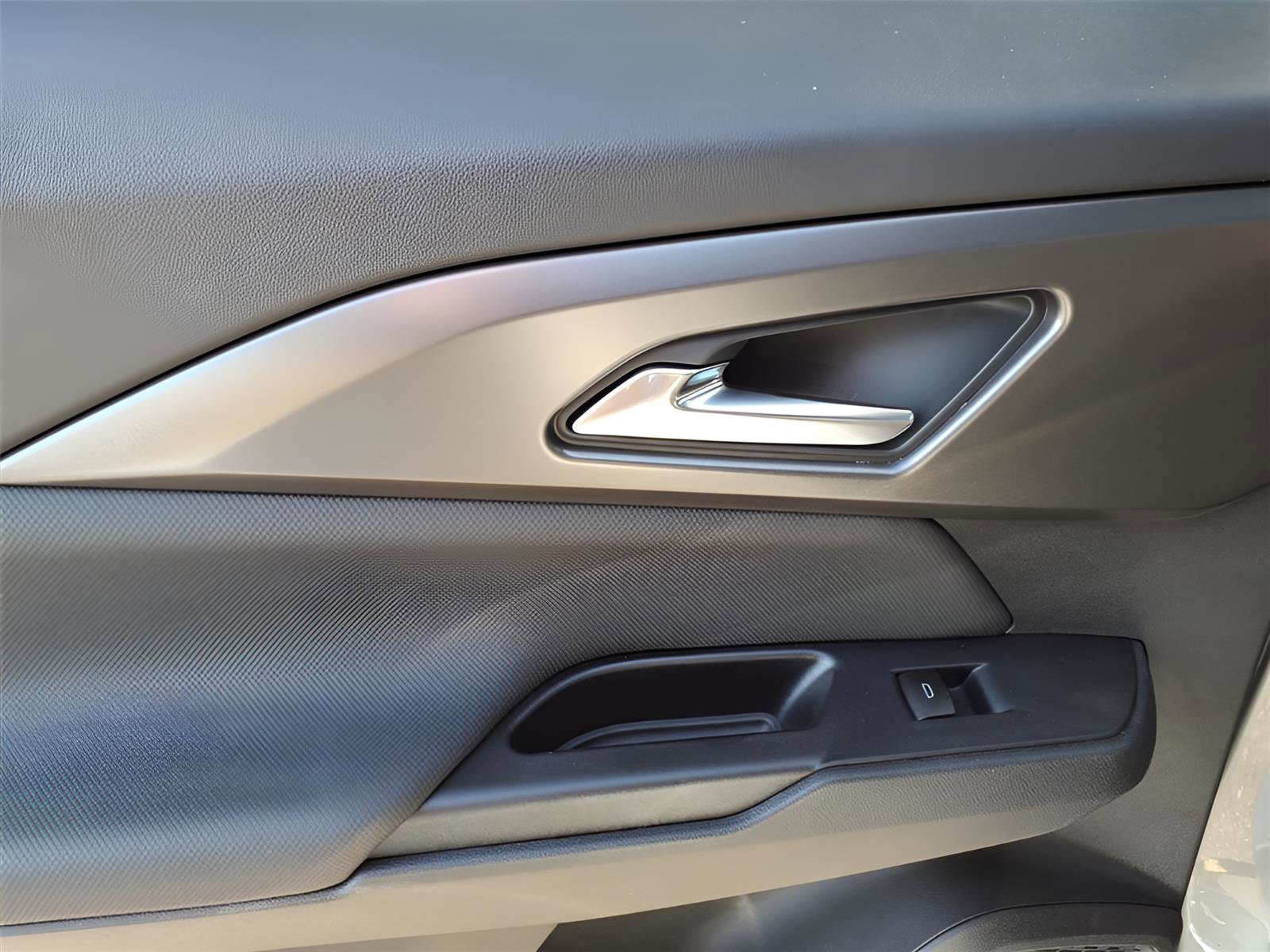 New 2026 Chevrolet Equinox EV LT w/ LPO, All-Weather Mat Package FWD image 10