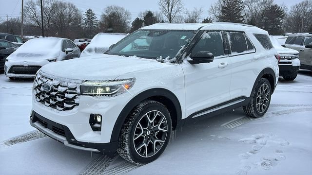 Used 2025 Ford Explorer Platinum w/ Ultimate Package image 2