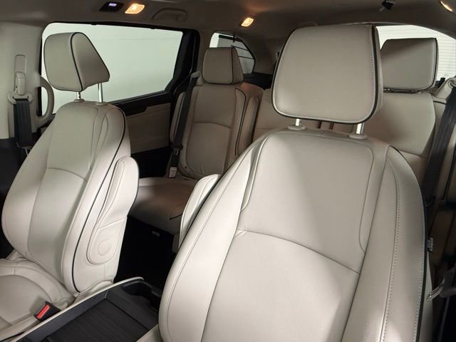 Used 2026 Honda Odyssey Touring image 32