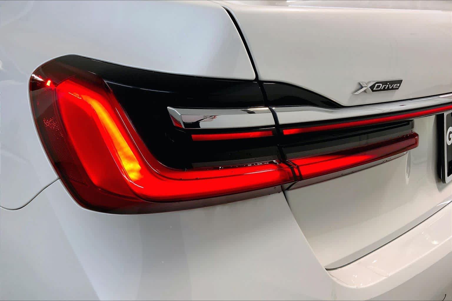 Used 2022 BMW 750i xDrive w/ Luxury Rear Seating Package AWD/4WD image 28