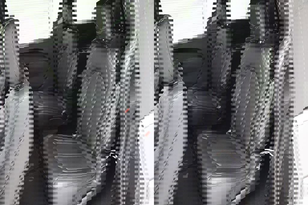 Used 2025 Chrysler Pacifica Select FWD image 10