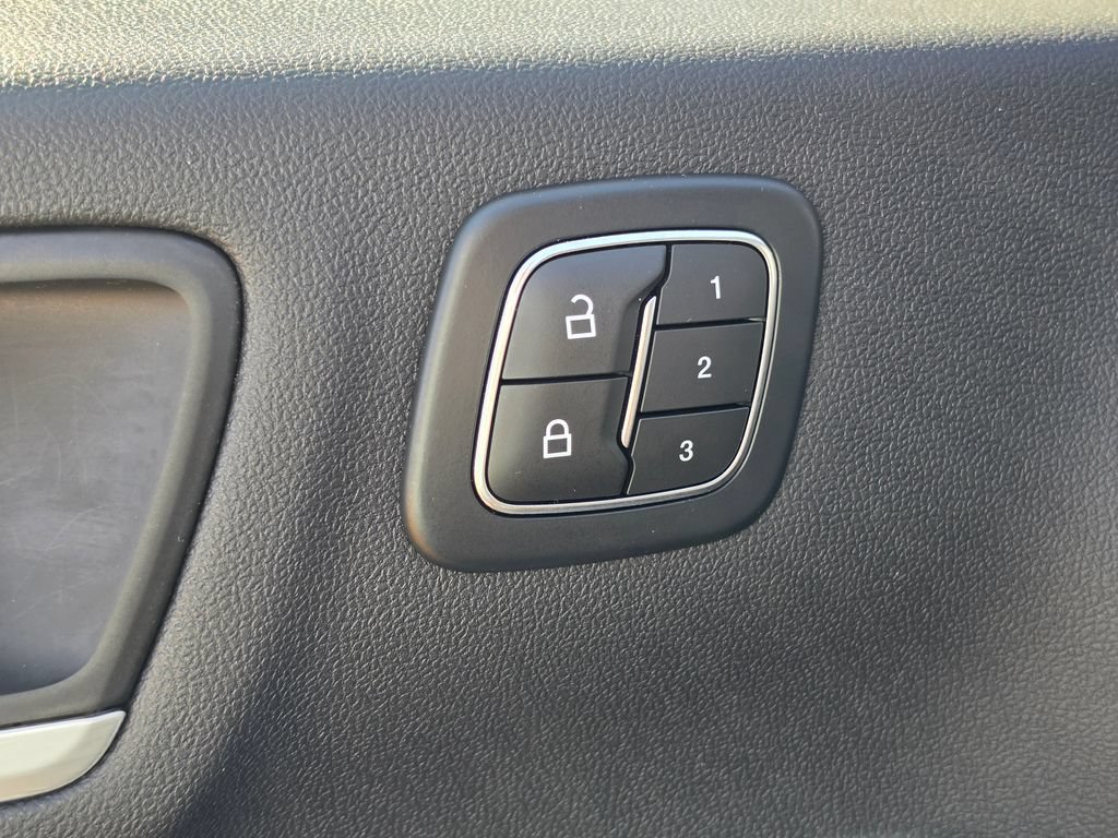Used 2024 Ford Escape SE w/ PHEV Premium Package FWD image 13