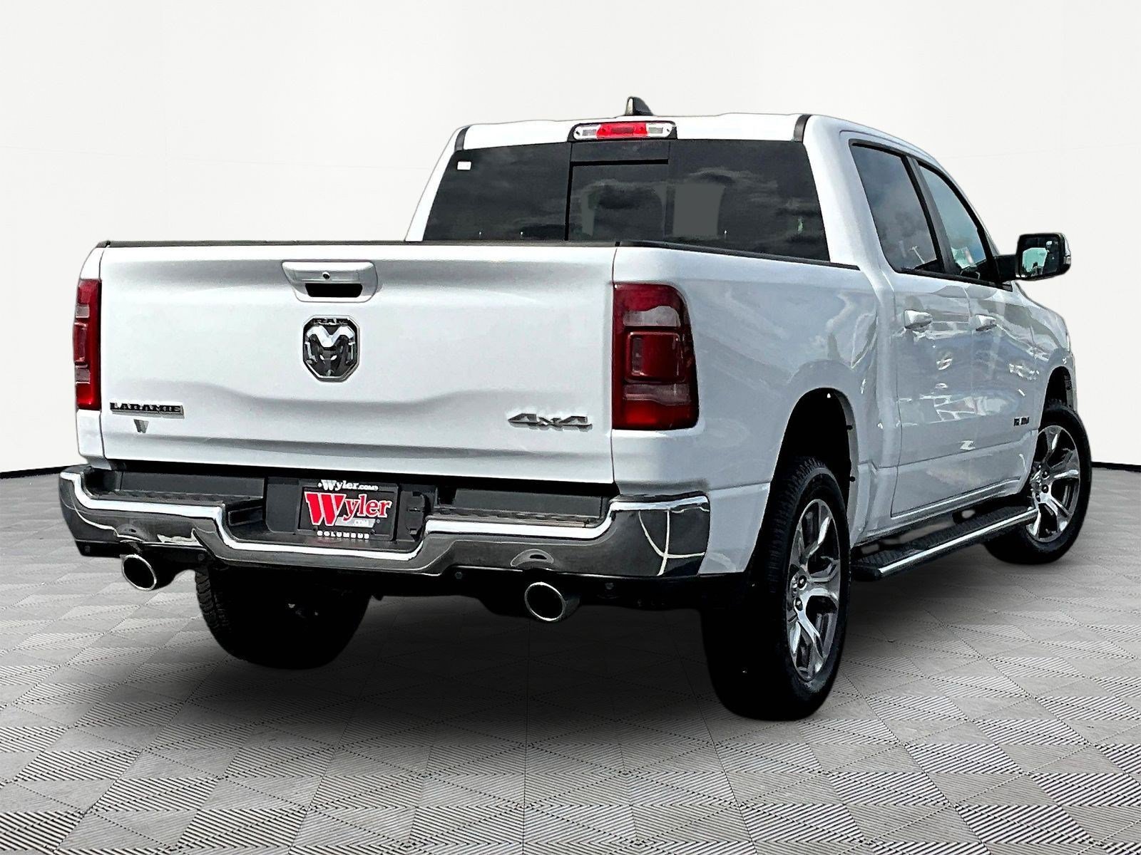 Used 2024 RAM 1500 Laramie AWD/4WD image 6