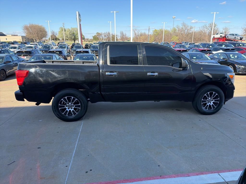 Used 2021 Nissan Titan SV AWD/4WD image 6