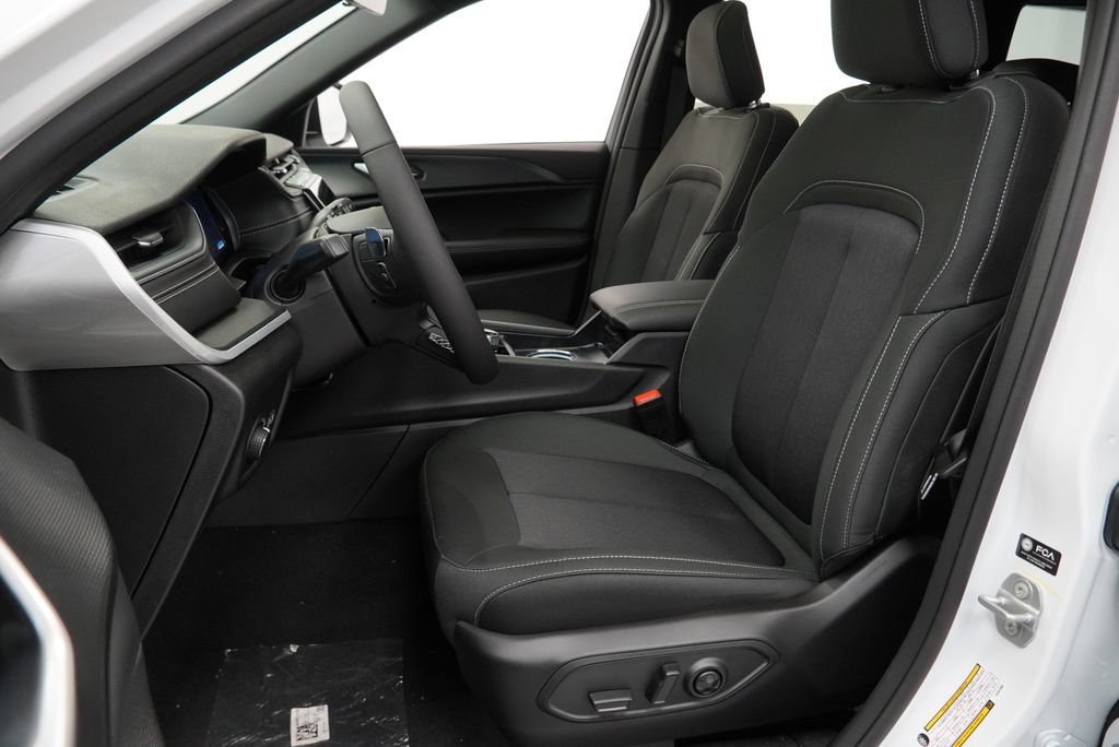 New 2027 Jeep Grand Cherokee Laredo AWD/4WD image 15