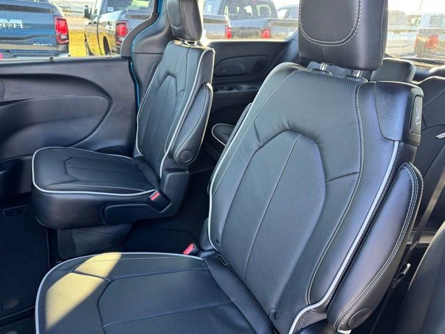 New 2026 Chrysler Pacifica Limited w/ S Appearance Package image 31