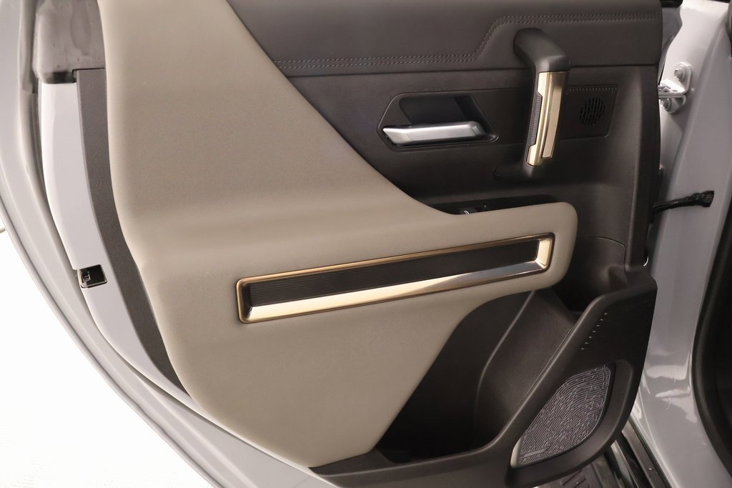 Used 2025 GMC Hummer EV 2X image 16