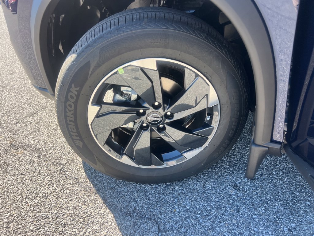Certified 2026 Nissan Rogue SV w/ SV Premium Package AWD/4WD image 28