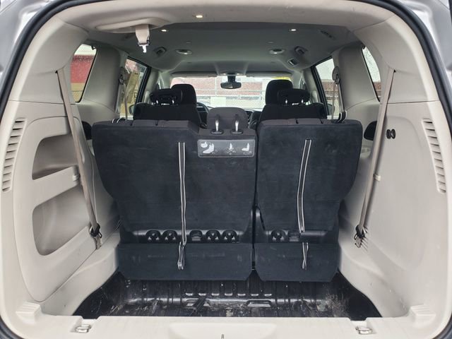 Used 2017 Chrysler Pacifica Touring image 10