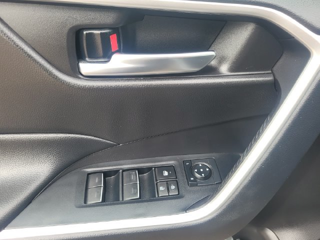 Used 2024 Toyota RAV4 XLE FWD image 13