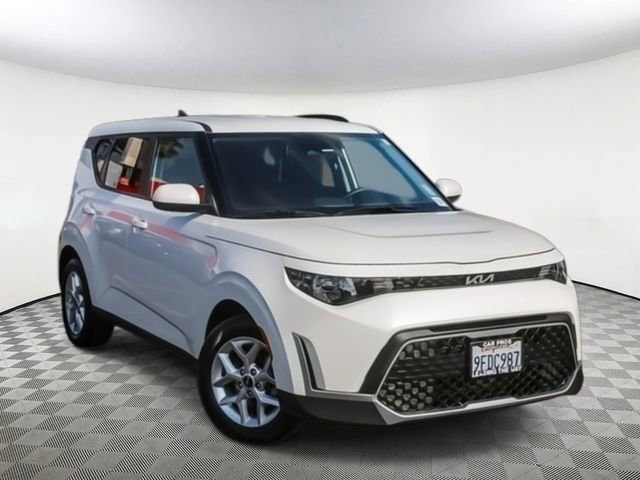 Used 2023 Kia Soul LX w/ LX Technology Package image 3