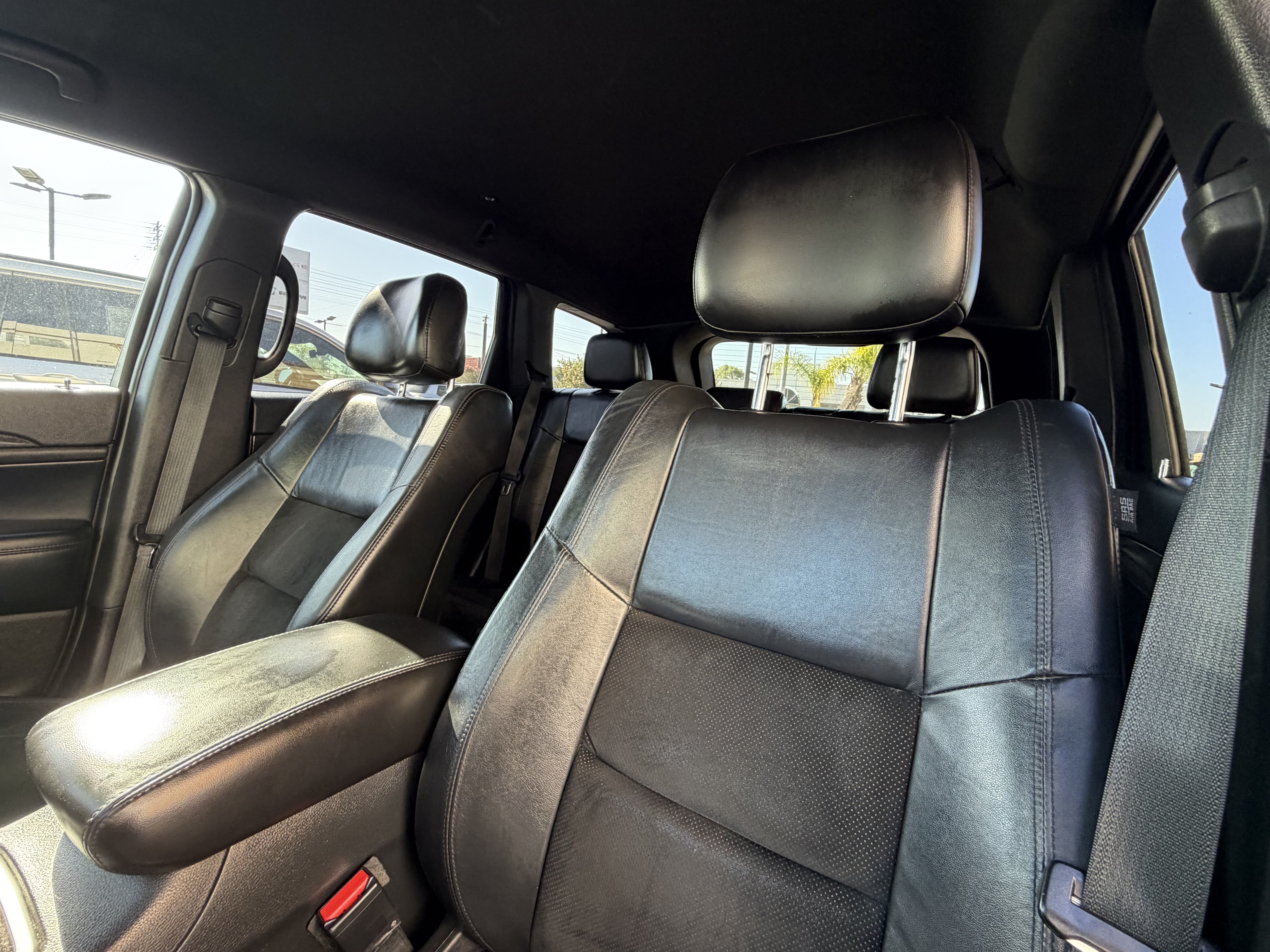Used 2018 Jeep Grand Cherokee Altitude AWD/4WD image 18