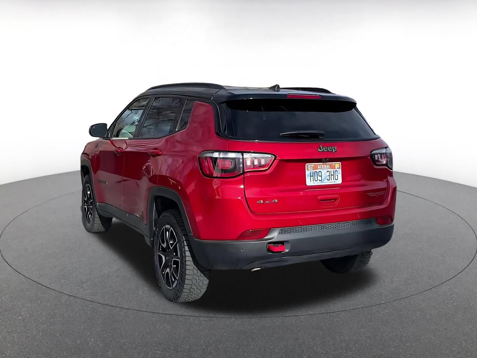Used 2025 Jeep Compass Trailhawk AWD/4WD image 11