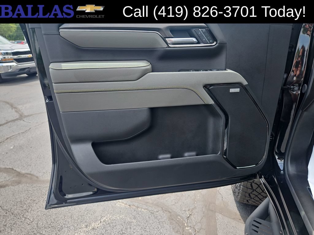 Certified 2025 Chevrolet Silverado 2500 ZR2 AWD/4WD image 10