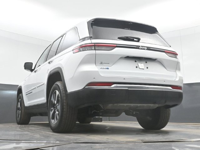 Used 2022 Jeep Grand Cherokee Limited 4xe w/ Luxury Tech Group II AWD/4WD image 47