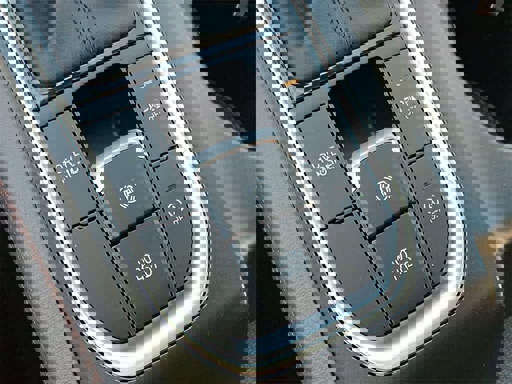 Used 2019 Hyundai Santa Fe Limited image 26