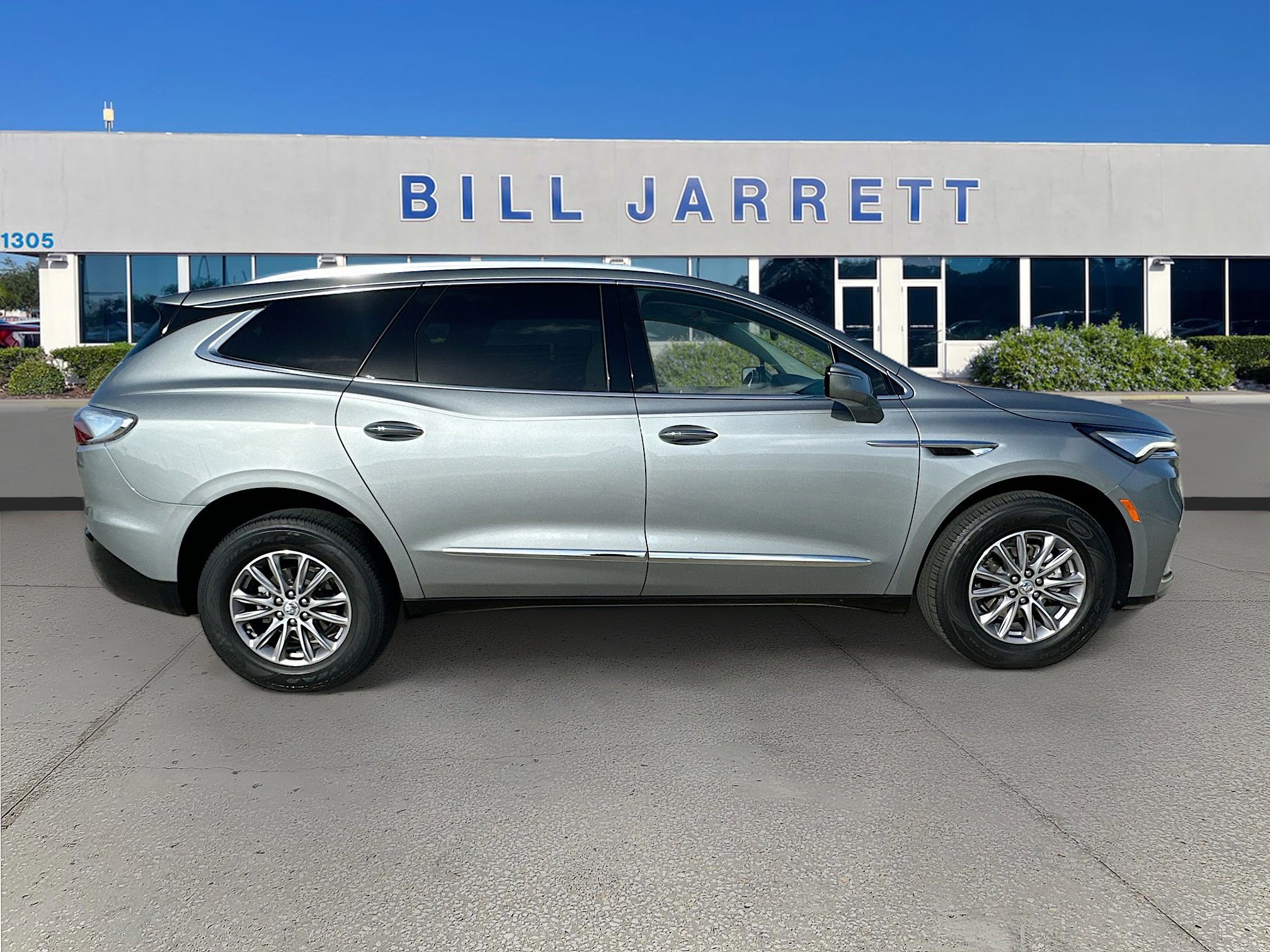 Used 2024 Buick Enclave Essence FWD image 8