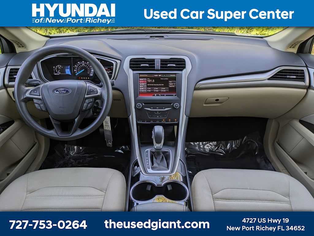 Used 2014 Ford Fusion SE FWD image 16