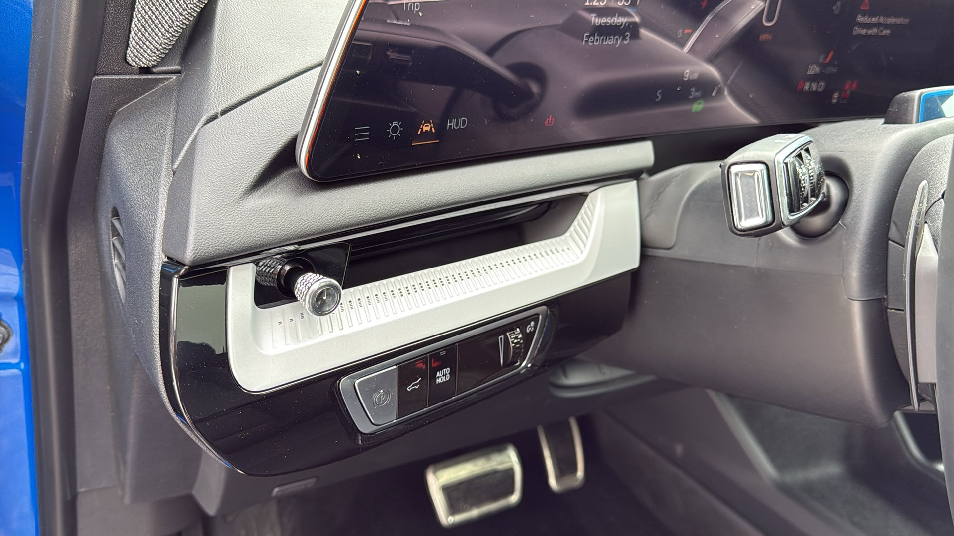 New 2026 Cadillac Optiq Luxury 2 image 12