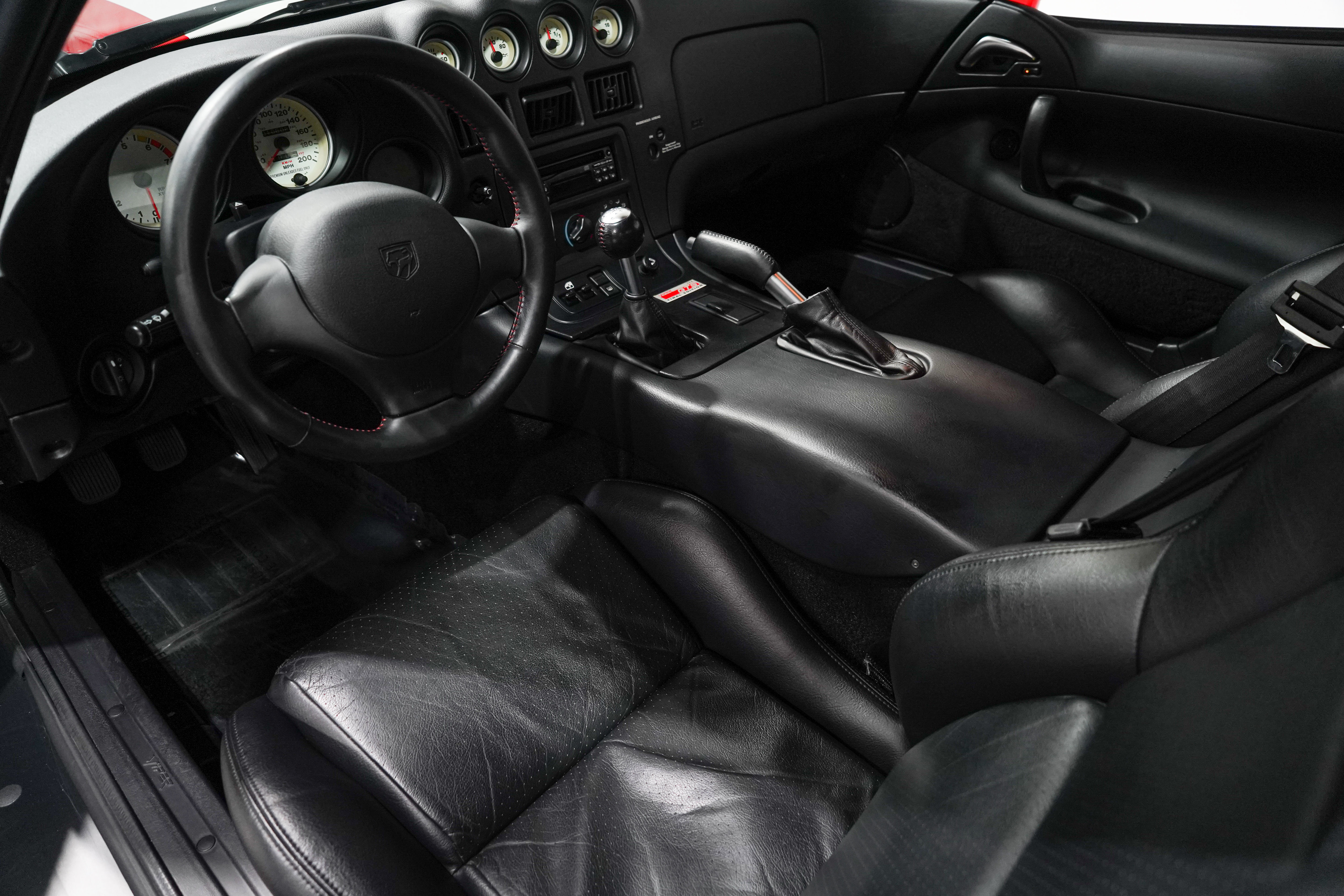 Used 2002 Dodge Viper GTS RWD image 2