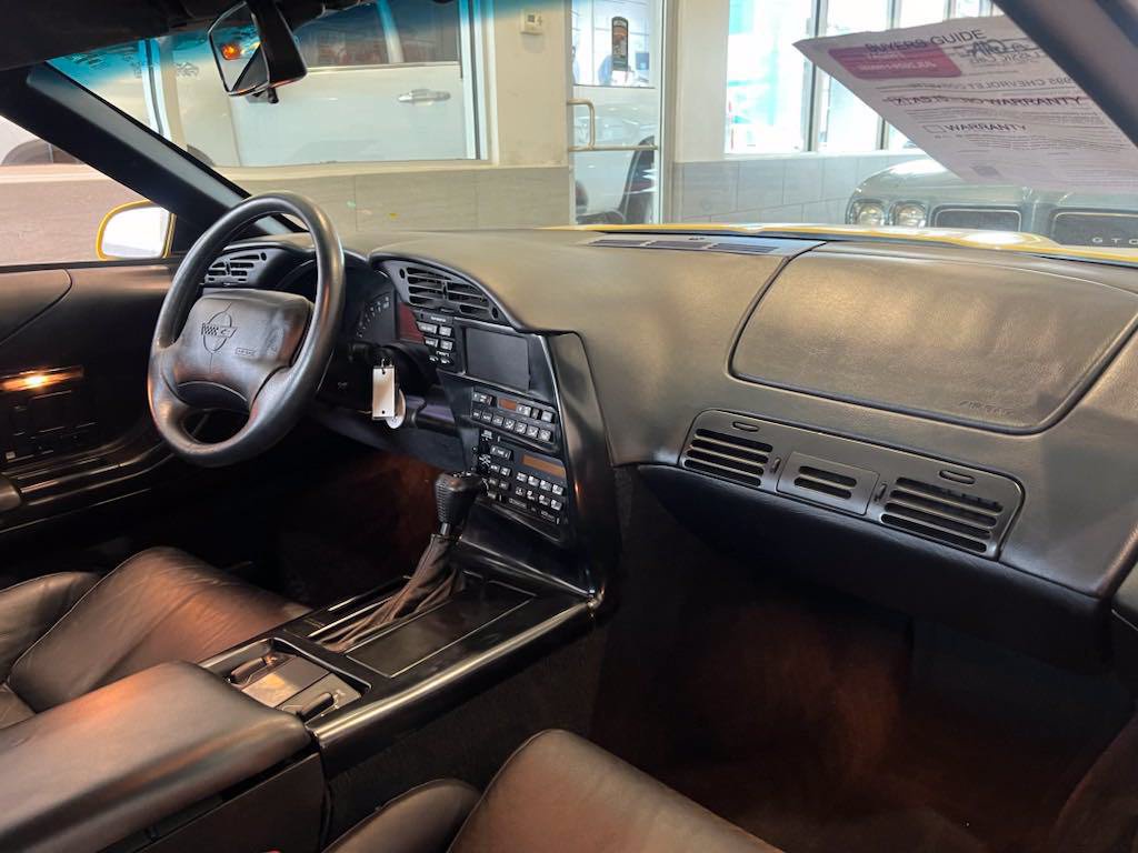 Used 1995 Chevrolet Corvette Convertible RWD image 26