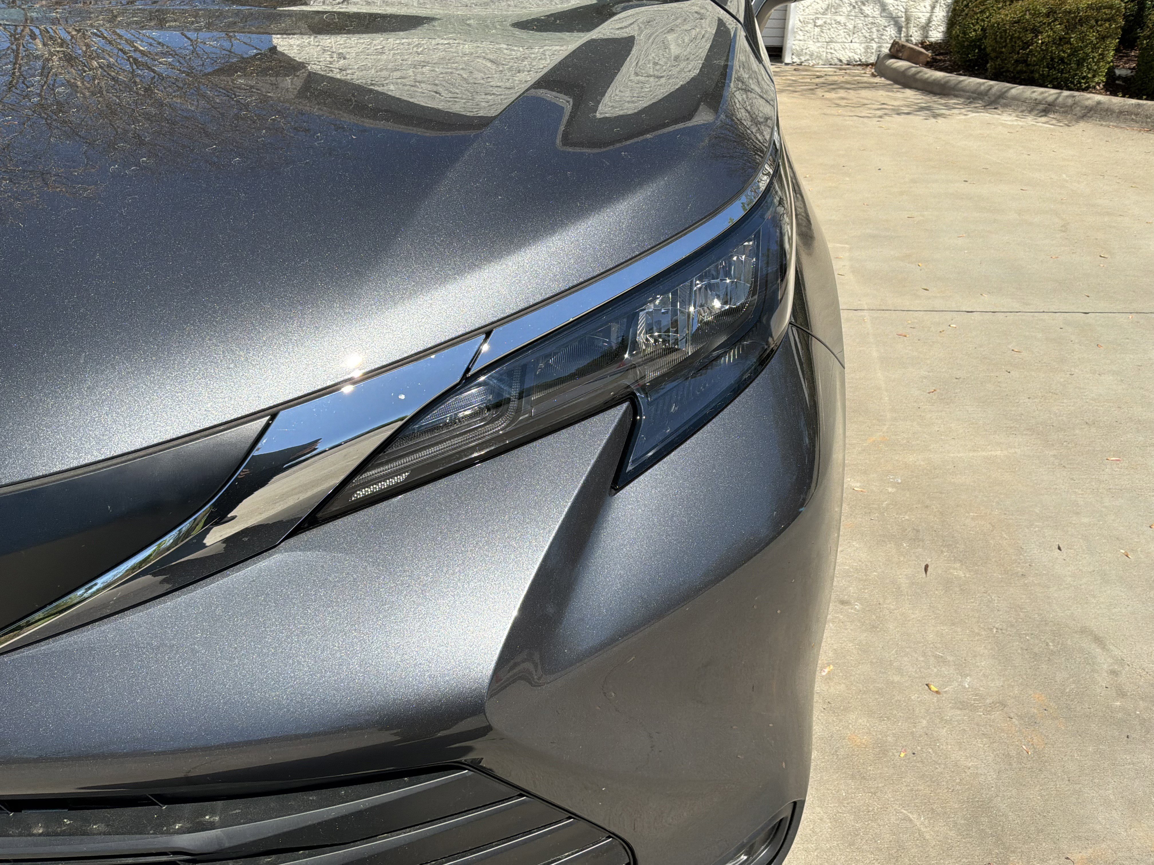 Used 2025 Toyota Sienna XLE image 6