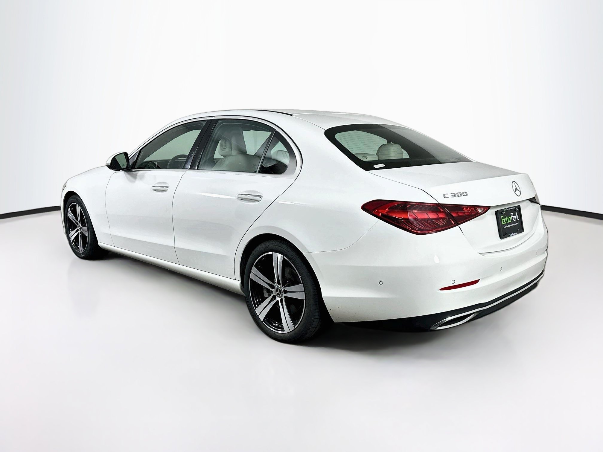 Used 2025 Mercedes-Benz C 300 4MATIC Sedan image 5
