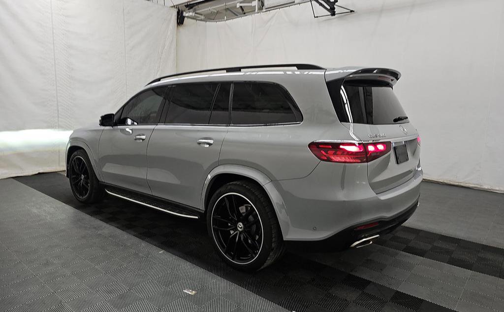 Used 2024 Mercedes-Benz GLS 580 4MATIC w/ Night Package image 4