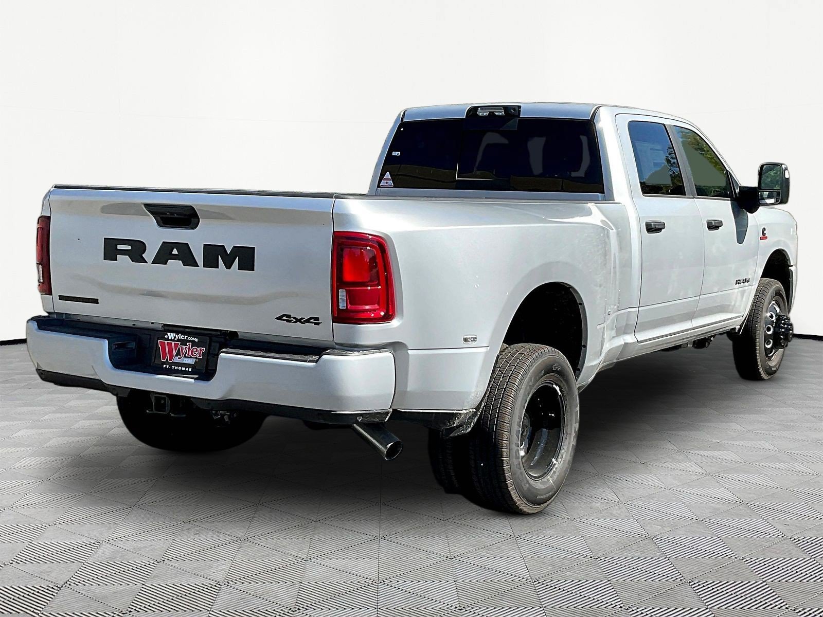 New 2027 RAM 3500 Big Horn AWD/4WD image 7