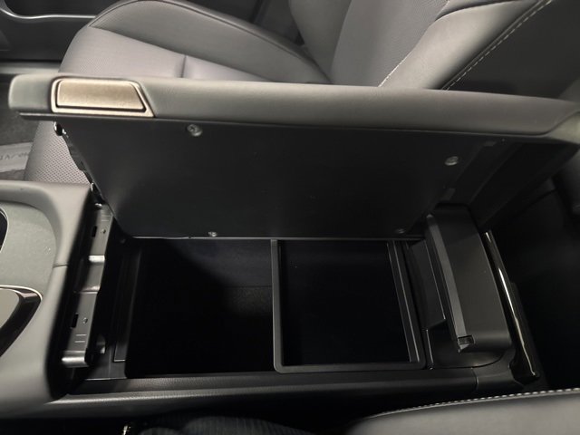 New 2026 Toyota Crown Platinum image 34