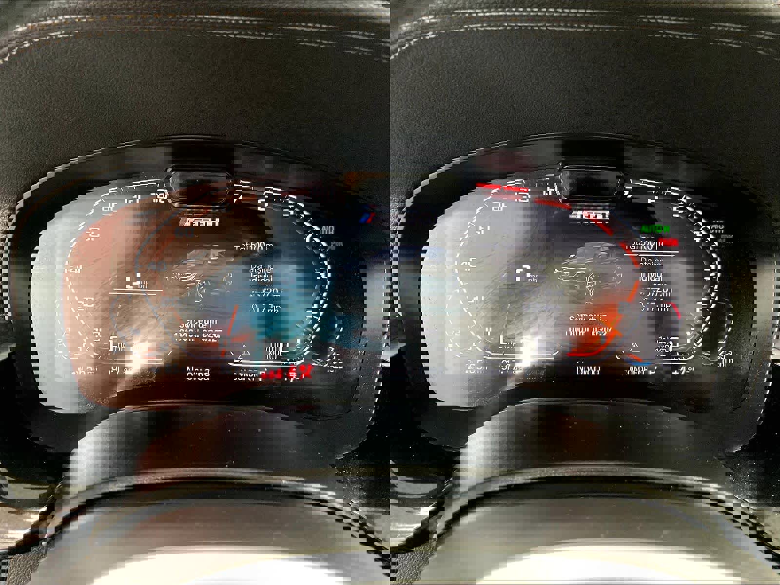 Used 2022 BMW M550i xDrive w/ Executive Package image 25