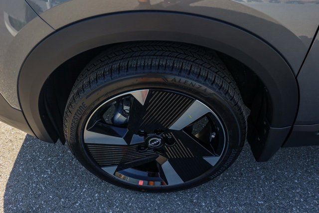 New 2025 Nissan Kicks SR image 11