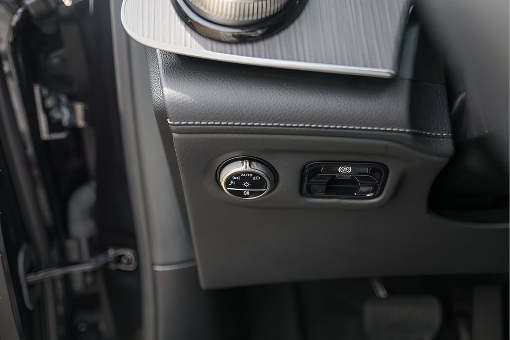 Used 2025 Mercedes-Benz EQE 350+ SUV image 18