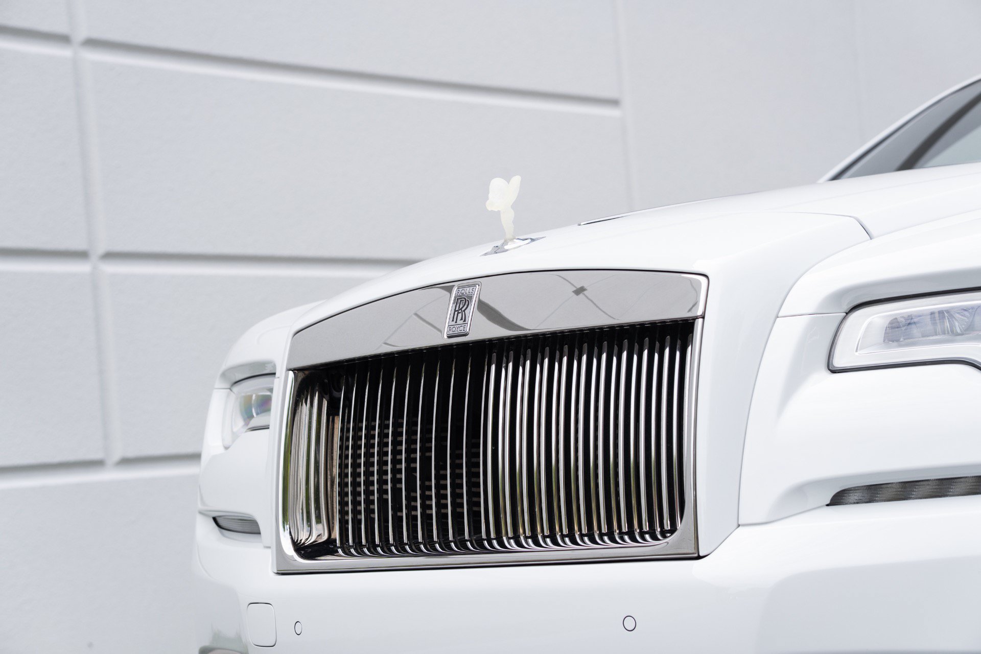 Used 2017 Rolls-Royce Dawn RWD image 30