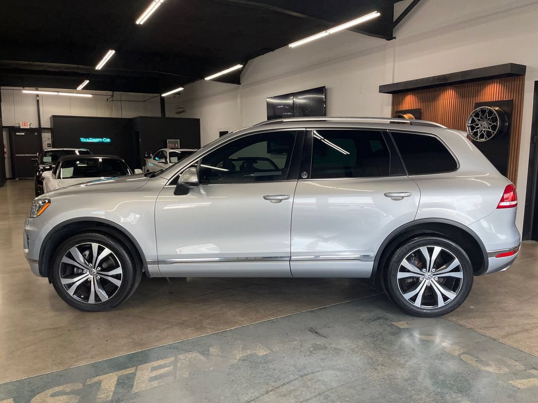 Used 2017 Volkswagen Touareg Wolfsburg Edition AWD/4WD image 6