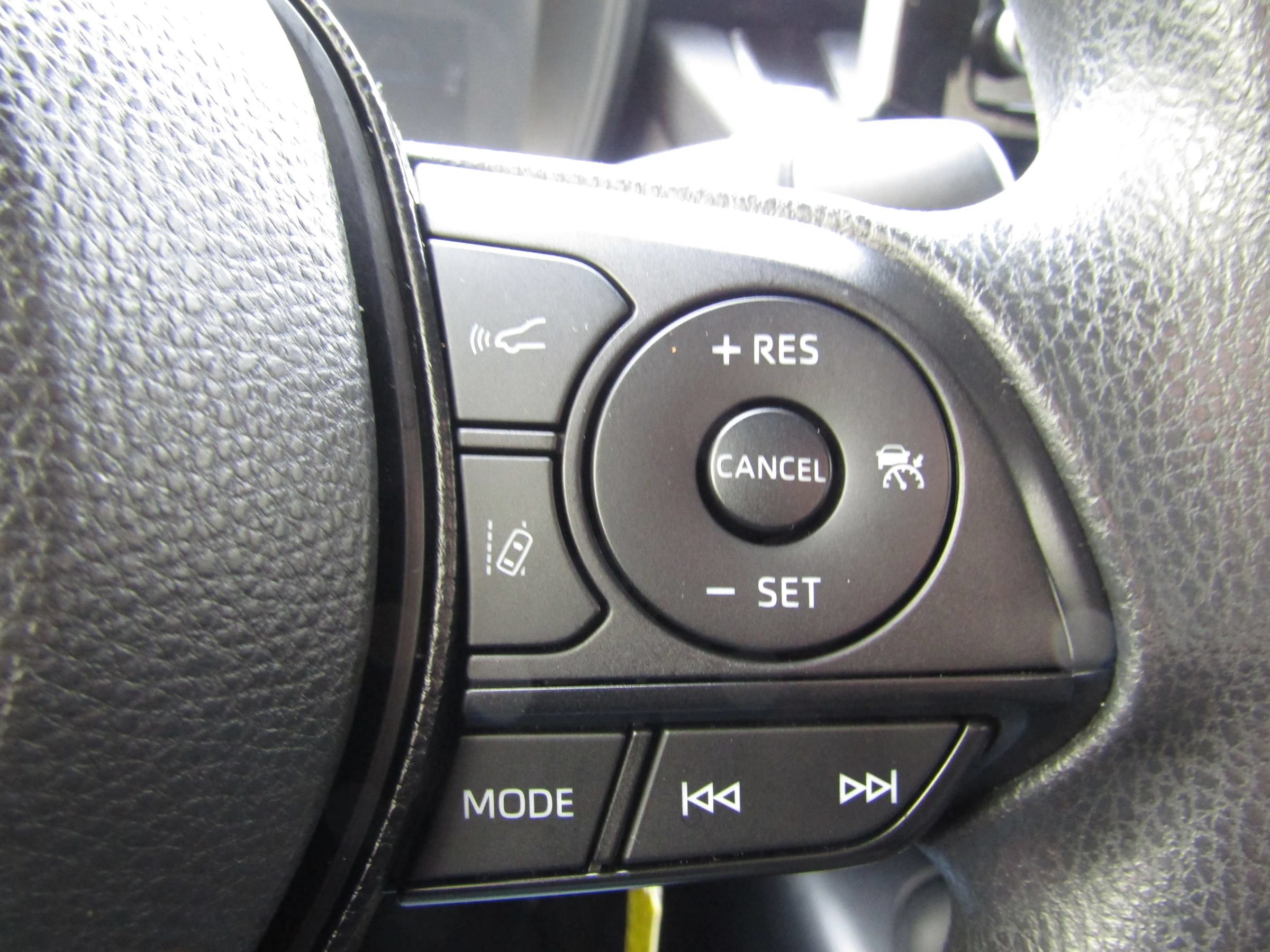 Used 2020 Toyota Corolla LE FWD image 21