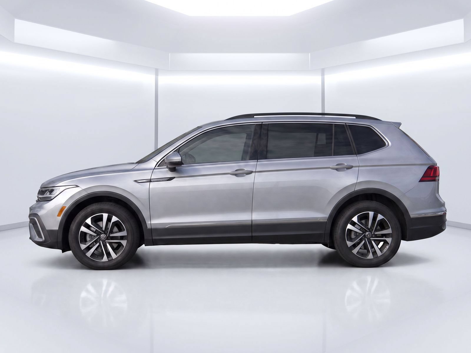 Used 2024 Volkswagen Tiguan S FWD video 2