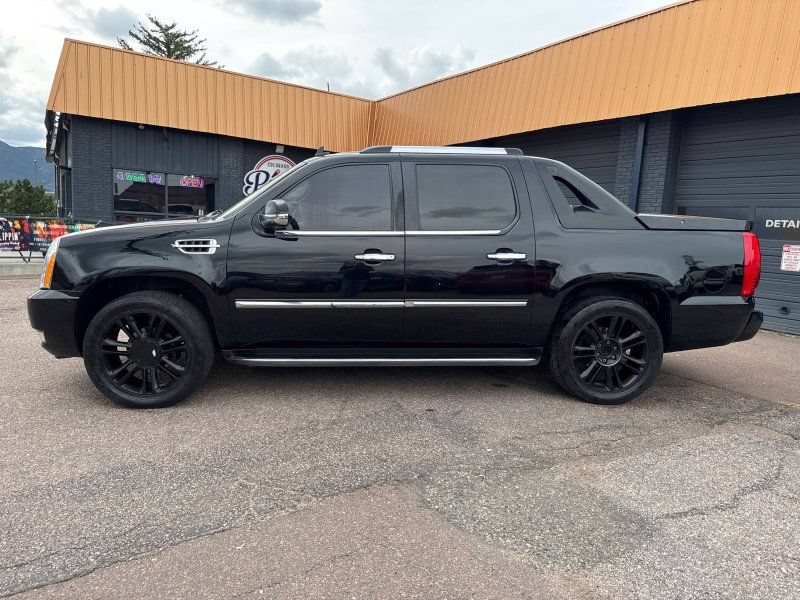 Used 2007 Cadillac Escalade EXT w/ Information Package AWD/4WD image 2
