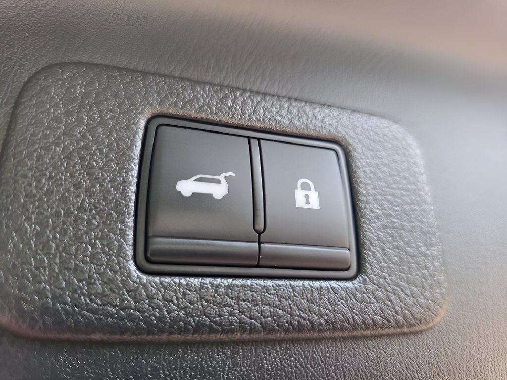 Used 2023 Nissan Armada SL AWD/4WD image 7
