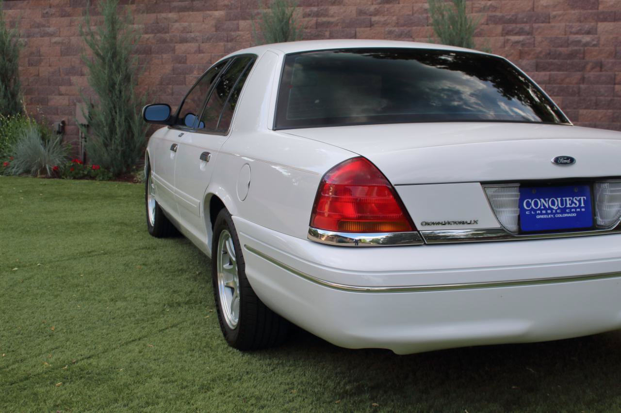 Used 1999 Ford Crown Victoria LX RWD image 29