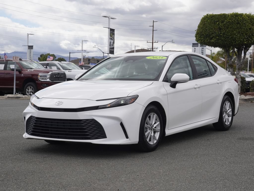 Used 2025 Toyota Camry LE FWD image 8